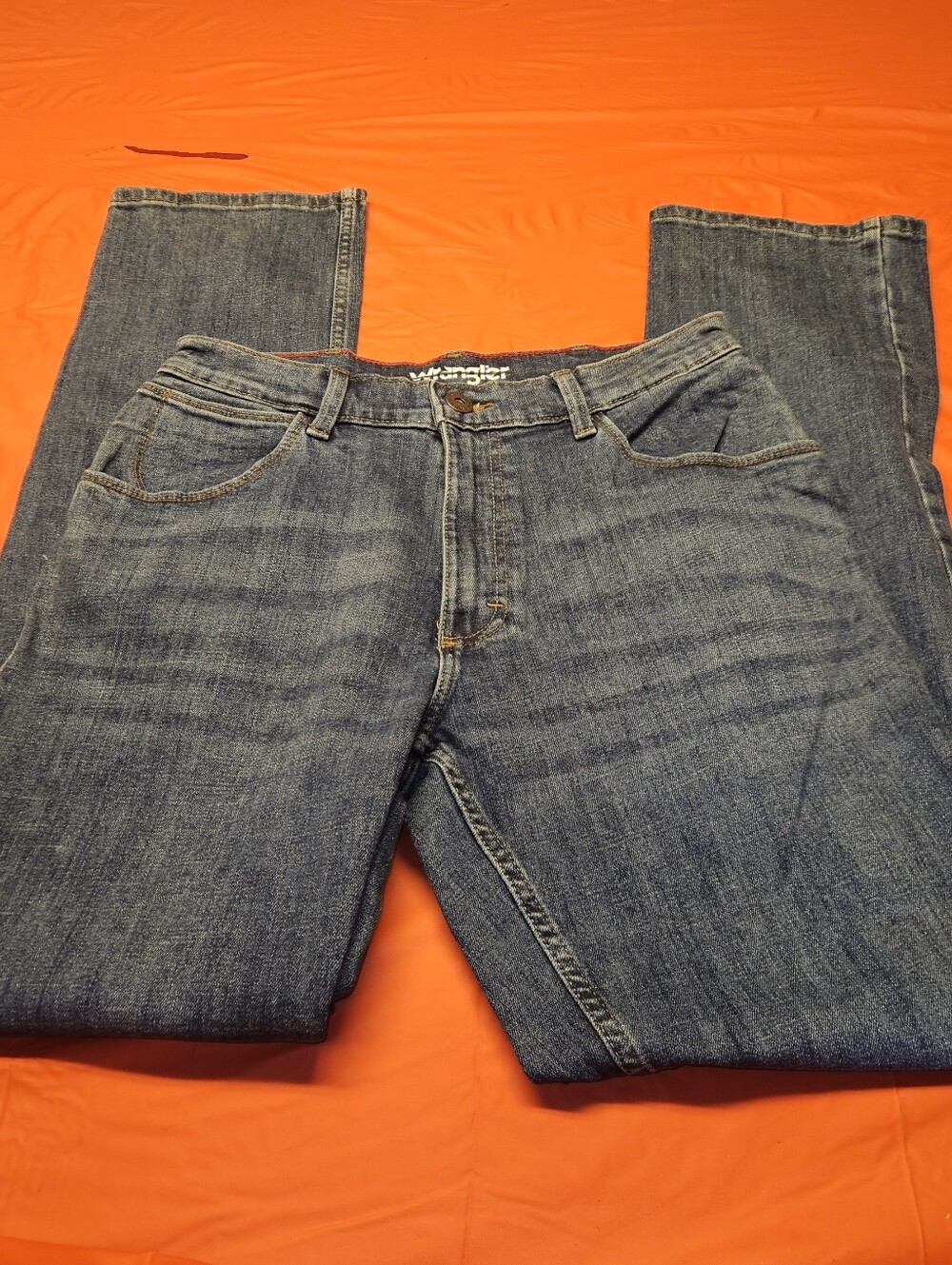 Wrangler Classic Fit Denim Size 29×32 New W/Out Tags Slightly Irregular Seam